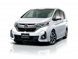 Honda Freed+ by Modulo '2016